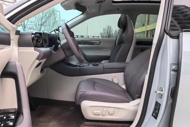 Used Leapmotor C11 2024 Range-Extended 300 Luxury Edition Interior 4