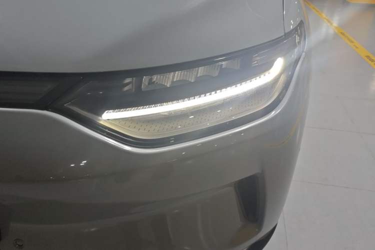 Used Leapmotor C11 2024 All-Electric 580 Luxury Edition Left Front Headlight