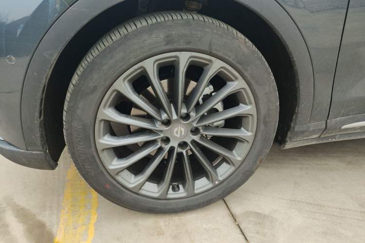 Used Leapmotor C11 2024 All-Electric 580 Luxury Edition Left Front Wheel Hub
