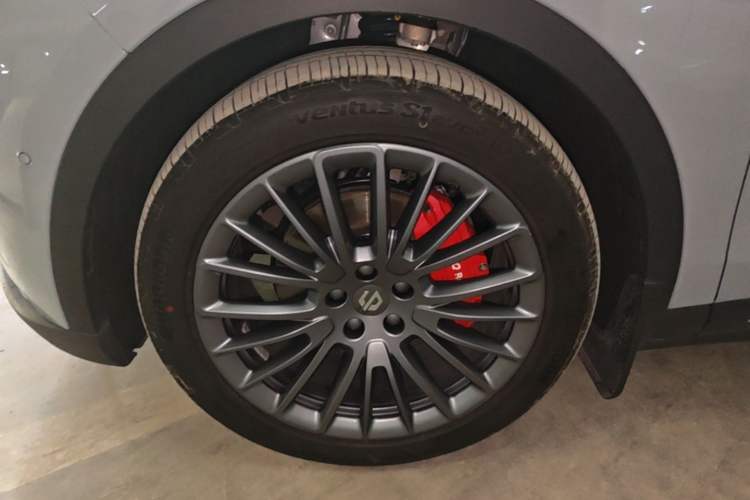 Used Leapmotor C11 2024 All-Electric 580 Luxury Edition Left Front Wheel Hub