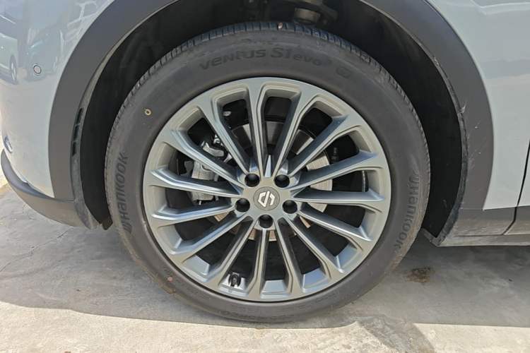 Used Leapmotor C11 2024 Range-Extended 300 Luxury Edition Left Front Wheel Hub