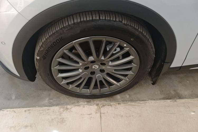 Used Leapmotor C11 2024 All-Electric 580 Luxury Edition Left Front Wheel Hub