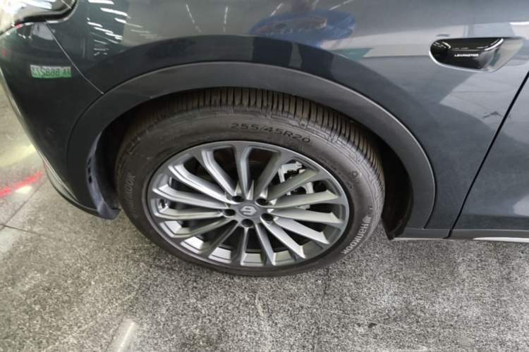 Used Leapmotor C11 2024 All-Electric 580 Luxury Edition Left Front Wheel Hub