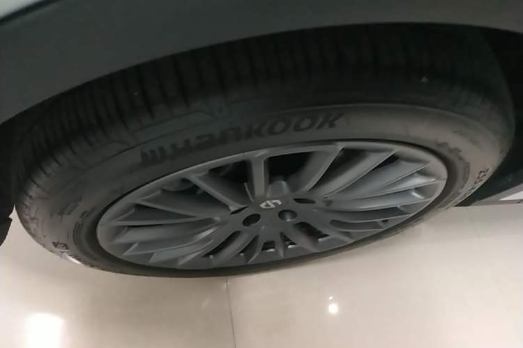 Used Leapmotor C11 2024 Range-Extended 300 Luxury Edition Left Front Wheel Hub