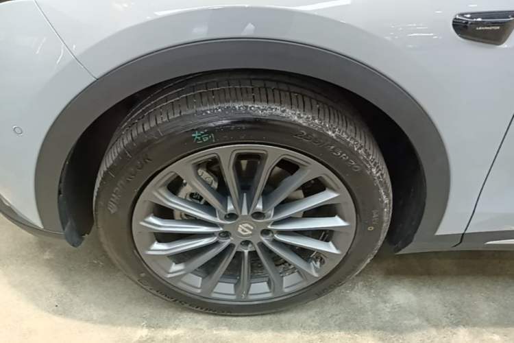 Used Leapmotor C11 2024 Range-Extended 300 Luxury Edition Left Front Wheel Hub