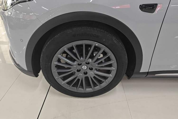 Used Leapmotor C11 2024 All-Electric 580 Luxury Edition Left Front Wheel Hub