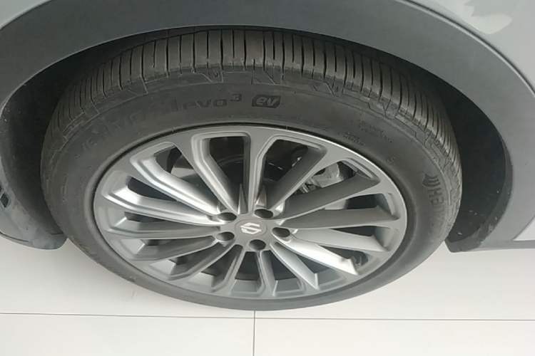 Used Leapmotor C11 2024 All-Electric 580 Luxury Edition Left Front Wheel Hub