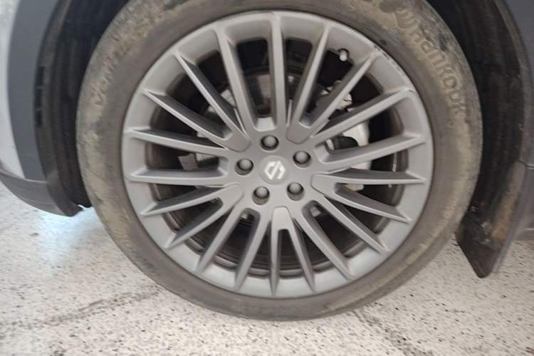 Used Leapmotor C11 2024 All-Electric 580 Luxury Edition Left Front Wheel Hub