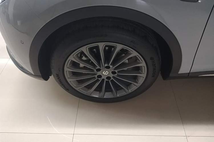 Used Leapmotor C11 2024 Range-Extended 300 Luxury Edition Left Front Wheel Hub