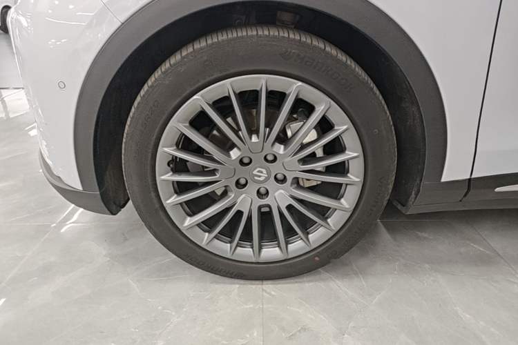 Used Leapmotor C11 2024 All-Electric 580 Luxury Edition Left Front Wheel Hub