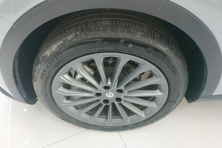 Used Leapmotor C11 2024 Range-Extended 300 Luxury Edition Left Front Wheel Hub