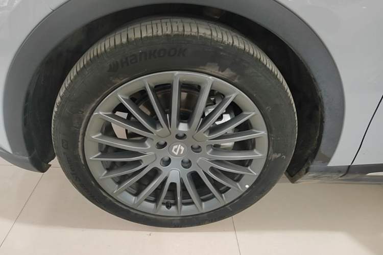 Used Leapmotor C11 2024 All-Electric 580 Luxury Edition Left Front Wheel Hub