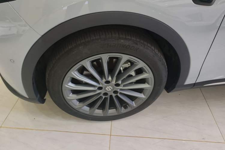 Used Leapmotor C11 2024 All-Electric 580 Luxury Edition Left Front Wheel Hub