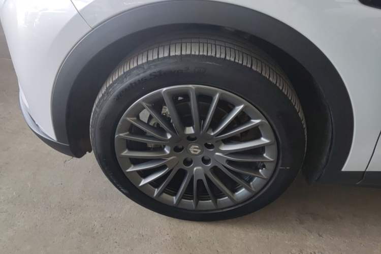 Used Leapmotor C11 2024 Range-Extended 200 Smart Enjoyment Edition Left Front Wheel Hub