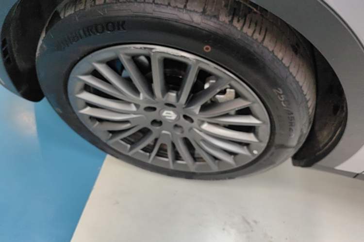 Used Leapmotor C11 2024 All-Electric 580 Luxury Edition Left Front Wheel Hub