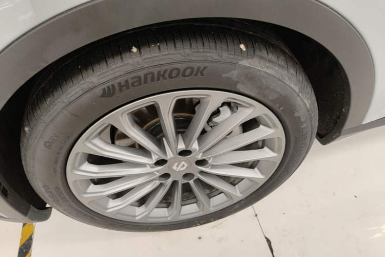 Used Leapmotor C11 2024 All-Electric 580 Luxury Edition Left Front Wheel Hub