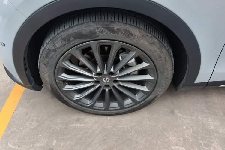 Used Leapmotor C11 2024 All-Electric 580 Luxury Edition Left Front Wheel Hub