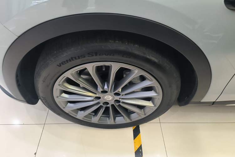 Used Leapmotor C11 2024 All-Electric 580 Luxury Edition Left Front Wheel Hub
