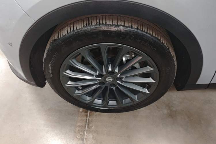 Used Leapmotor C11 2024 All-Electric 580 Luxury Edition Left Front Wheel Hub