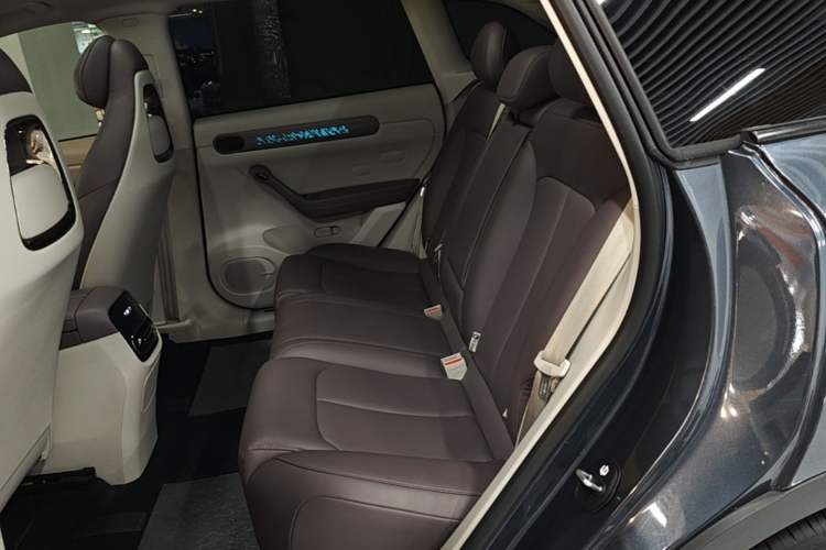 Used Leapmotor C11 2024 All-Electric 580 Luxury Edition Left Rear Seat