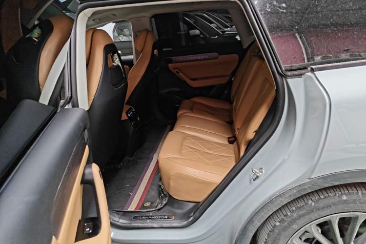 Used Leapmotor C11 2024 All-Electric 580 Luxury Edition Left Rear Seat