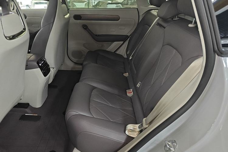 Used Leapmotor C11 2024 All-Electric 580 Luxury Edition Left Rear Seat
