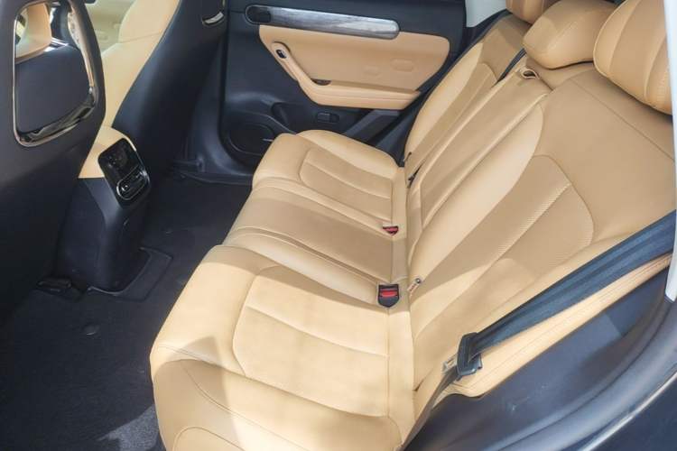 Used Leapmotor C11 2024 All-Electric 580 Luxury Edition Left Rear Seat