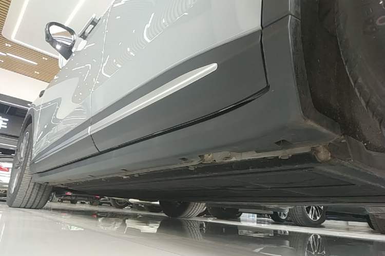 Used Leapmotor C11 2024 All-Electric 580 Luxury Edition Left Side Sill