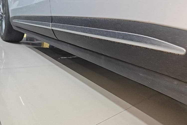 Used Leapmotor C11 2024 Range-Extended 300 Luxury Edition Left Side Sill