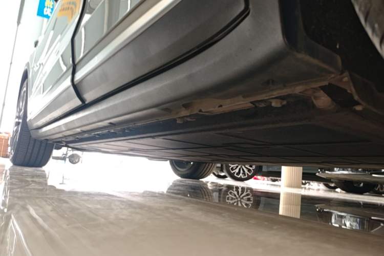 Used Leapmotor C11 2024 All-Electric 580 Luxury Edition Left Side Sill