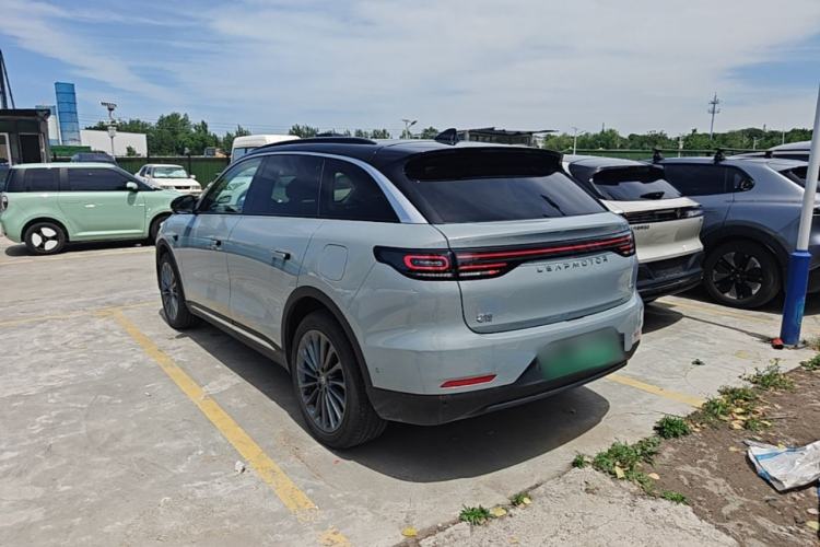 Used Leapmotor C11 2024 Range-Extended 300 Luxury Edition Rear Left 45 Deg