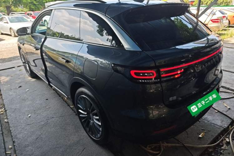 Used Leapmotor C11 2024 Range-Extended 300 Luxury Edition Rear Left 45 Deg