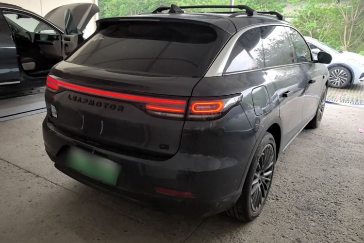 Used Leapmotor C11 2024 Range-Extended 300 Luxury Edition Rear Right 45 Deg