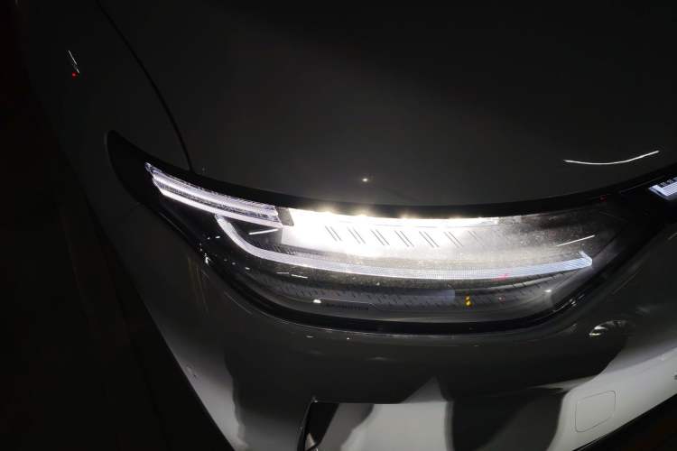 Used Leapmotor C11 2024 All-Electric 580 Luxury Edition Right Front Headlight
