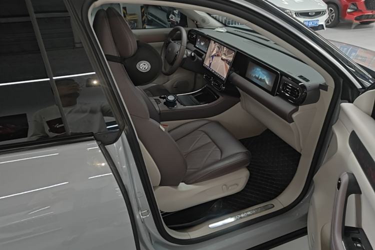 Used Leapmotor C11 2024 All-Electric 580 Luxury Edition Right Front Seat