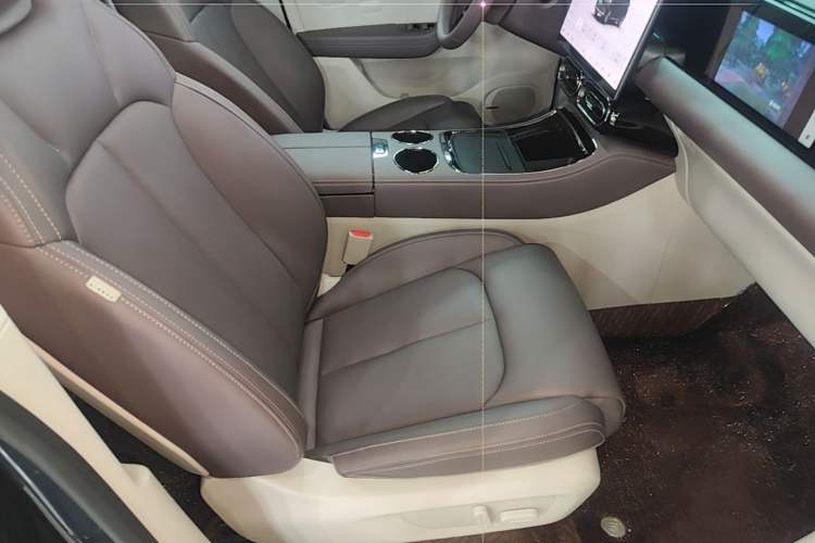 Used Leapmotor C11 2024 All-Electric 580 Luxury Edition Right Front Seat