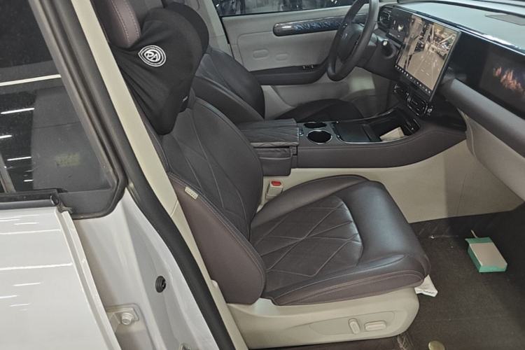 Used Leapmotor C11 2024 Range-Extended 300 Luxury Edition Right Front Seat