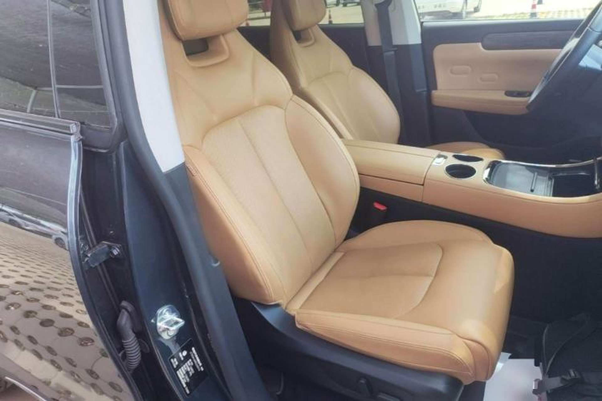 Used Leapmotor C11 2024 All-Electric 580 Luxury Edition Right Front Seat