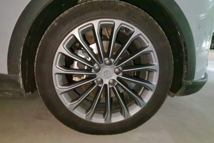 Used Leapmotor C11 2024 All-Electric 580 Luxury Edition Right Front Wheel Hub