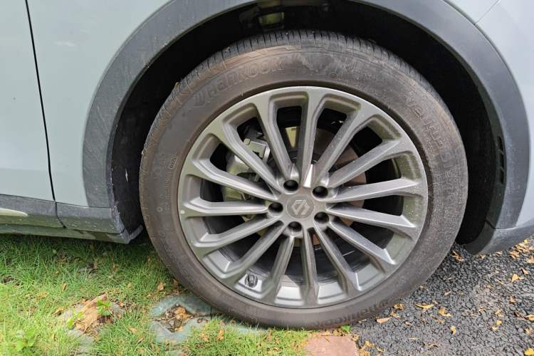 Used Leapmotor C11 2024 All-Electric 580 Luxury Edition Right Front Wheel Hub