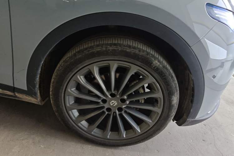 Used Leapmotor C11 2024 Range-Extended 300 Luxury Edition Right Front Wheel Hub