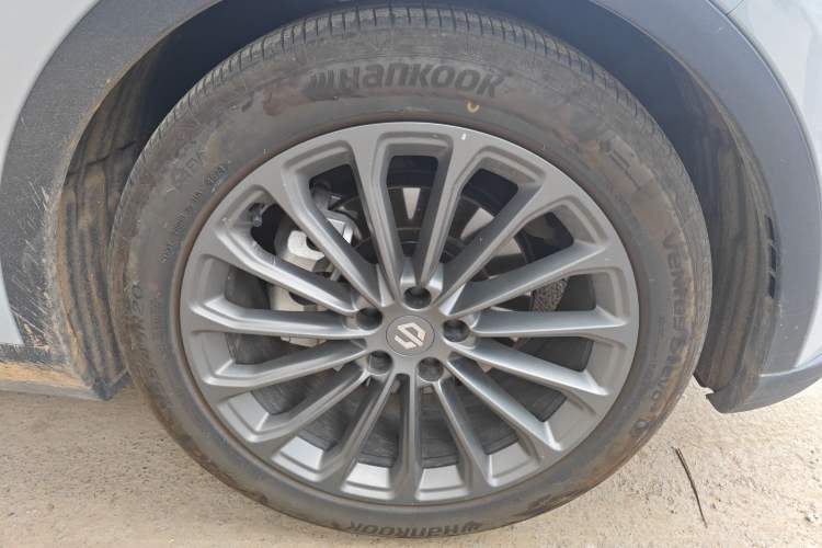 Used Leapmotor C11 2024 All-Electric 580 Luxury Edition Right Front Wheel Hub