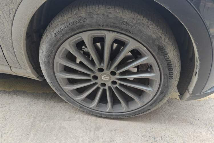Used Leapmotor C11 2024 All-Electric 580 Luxury Edition Right Front Wheel Hub