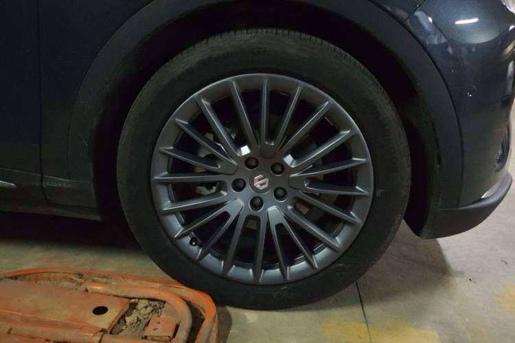 Used Leapmotor C11 2024 All-Electric 580 Luxury Edition Right Front Wheel Hub