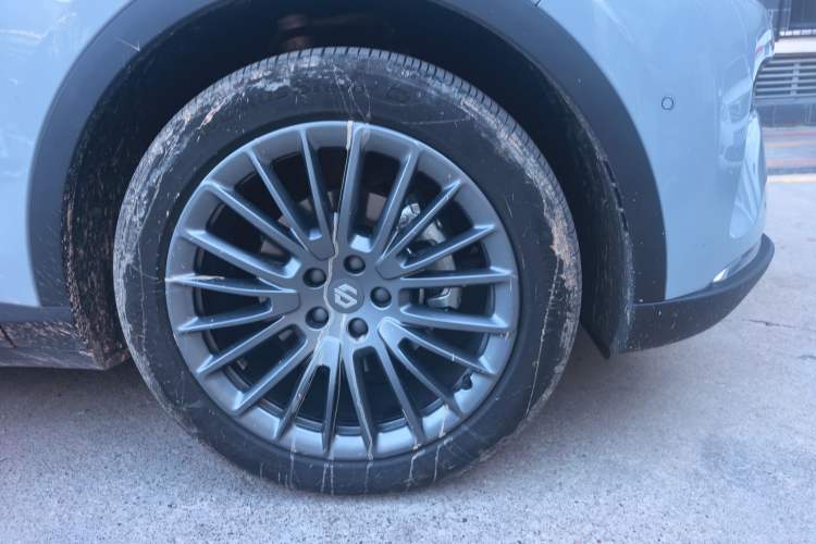 Used Leapmotor C11 2024 Range-Extended 300 Luxury Edition Right Front Wheel Hub