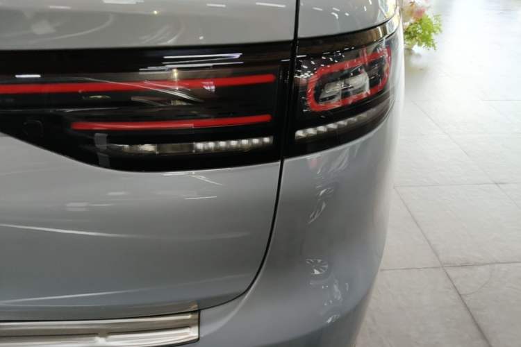 Used Leapmotor C11 2024 Range-Extended 300 Luxury Edition Right Rear Taillight