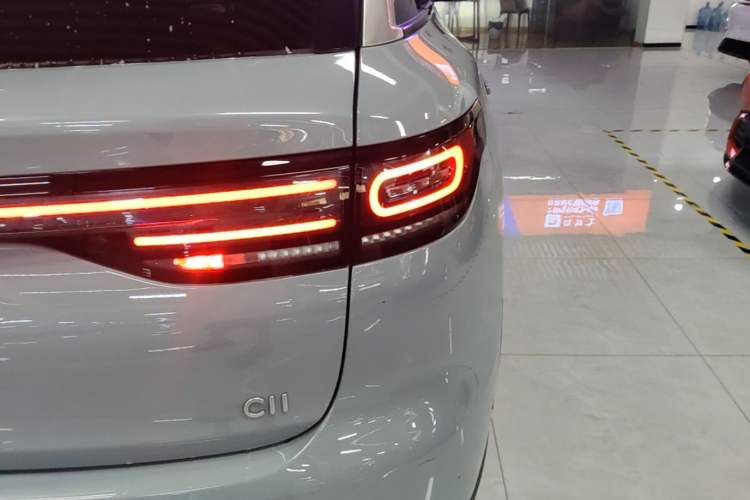 Used Leapmotor C11 2024 All-Electric 580 Luxury Edition Right Rear Taillight