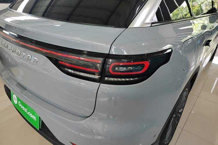 Used Leapmotor C11 2024 All-Electric 580 Luxury Edition Right Rear Taillight
