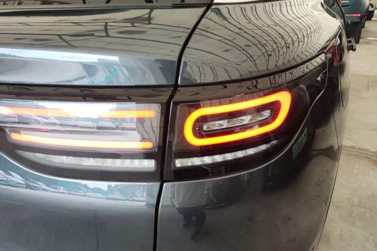 Used Leapmotor C11 2024 All-Electric 580 Luxury Edition Right Rear Taillight