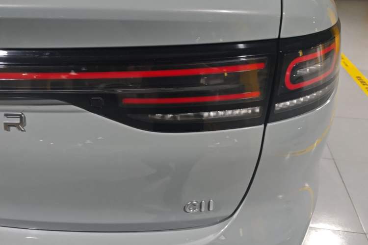 Used Leapmotor C11 2024 All-Electric 580 Luxury Edition Right Rear Taillight